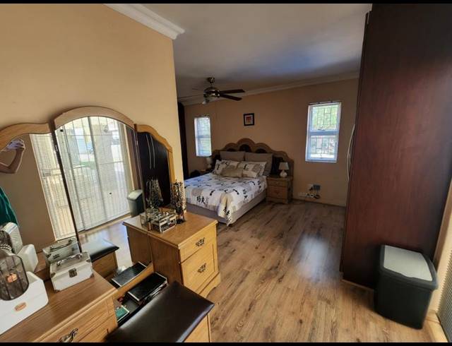 4 BEDROOM HOUSE FOR SALE IN PANORAMA